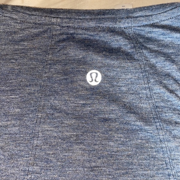 Lulemon Sleeveless Athletic Yoga Top With Deep Arm Slits - Picture 5 of 7